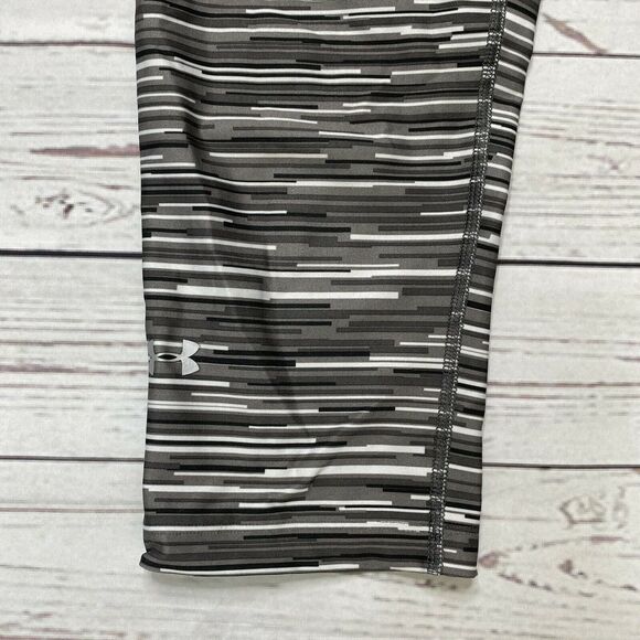 Under Armour Womens Striped Black White Capri Leggings Size M Compression Heat - Picture 2 of 4
